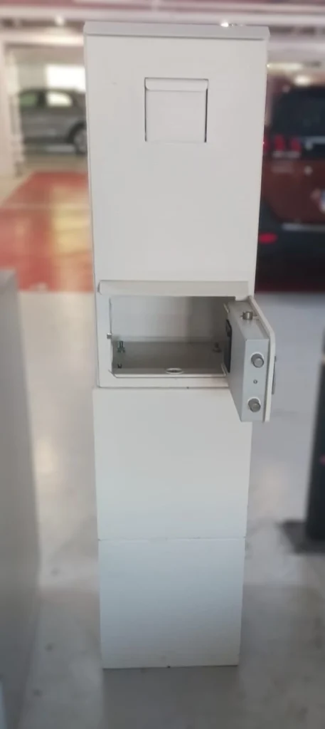 caja fuerte con buzón para entrega de llaves