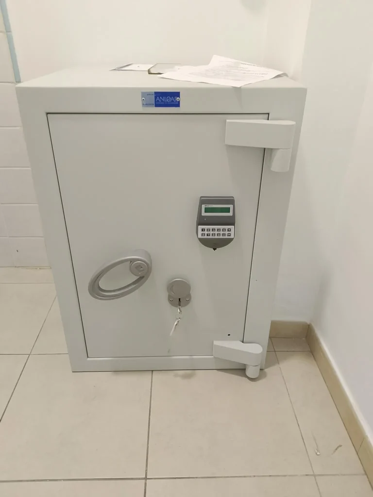 caja_fuerte_grado_IV_administracion_loteria Caja fuerte de grado de seguridad IV instalda en una Administración de Loterias