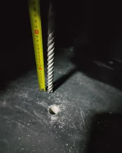 Realización de anclaje de caja fuerte