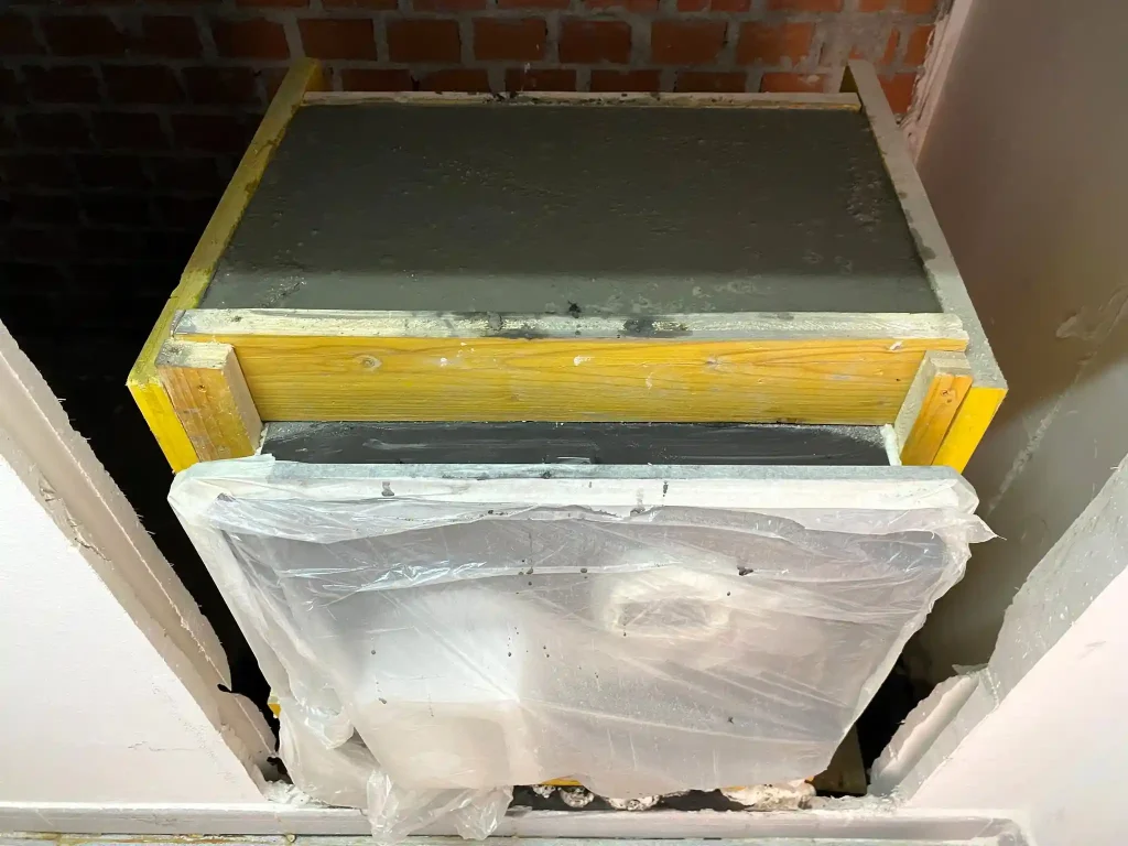 Instalación de una caja fuerte de Grado I en la estructura de una caja fuerte de empotrar