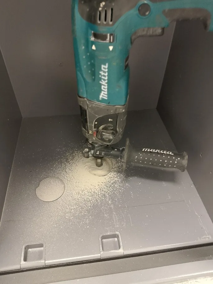 Anclaje bajo normativa de una caja fuerte de Grado 3