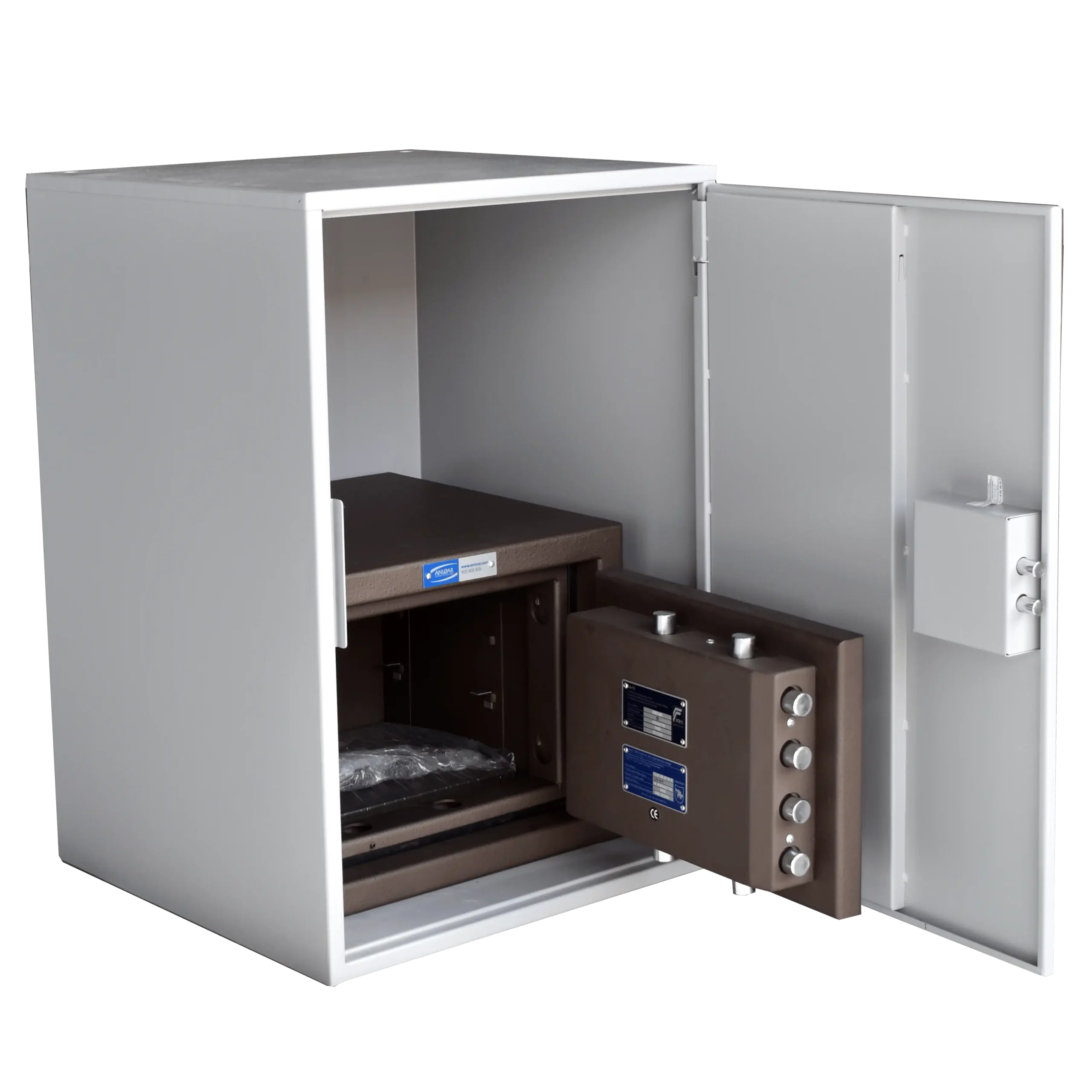 Caja fuerte homologada en recinto armero de seguridad