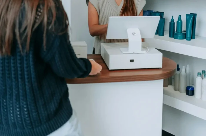 Cómo elegir la caja fuerte ideal para tu pyme: guía sobre cajas fuertes con ranura