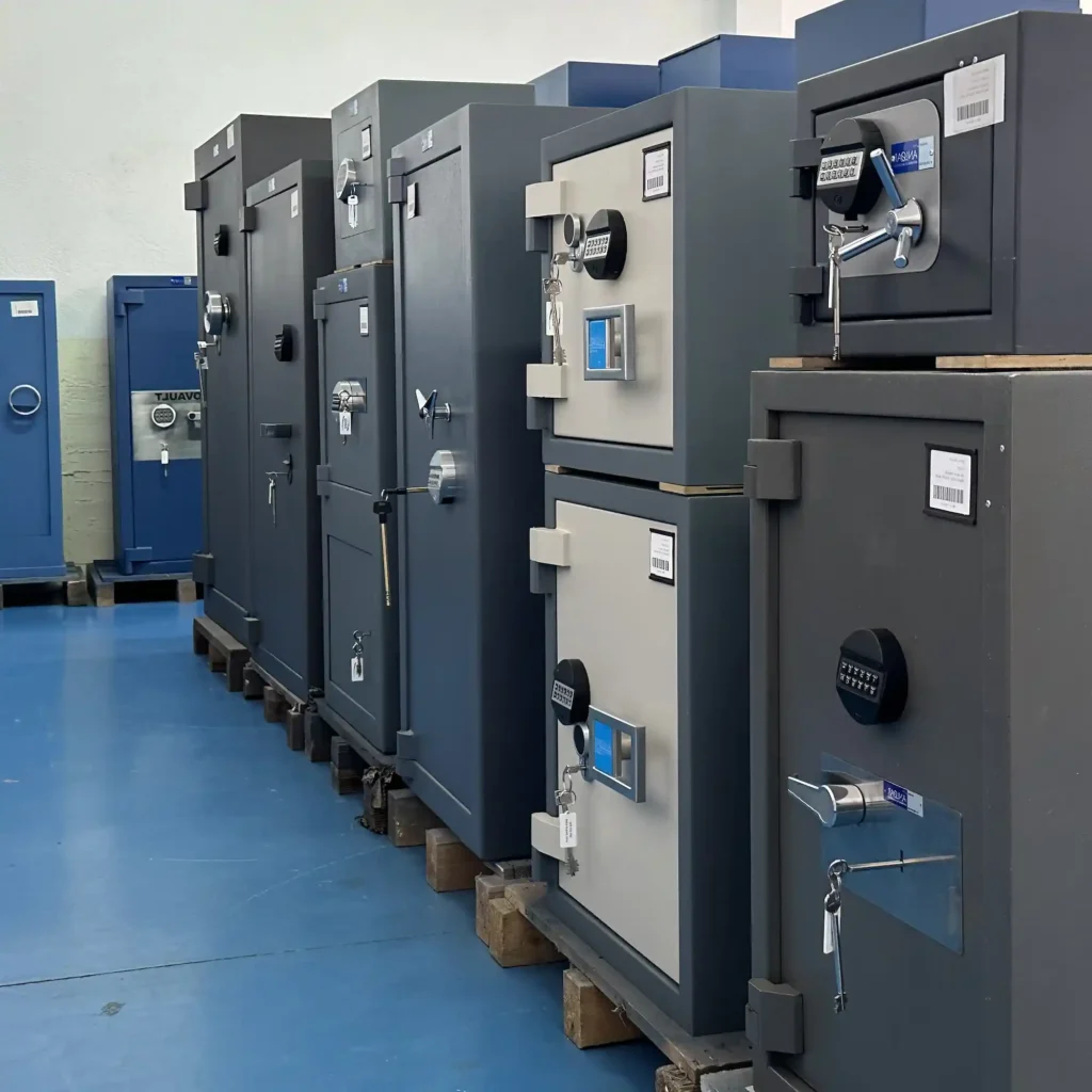 Almacen para elegir una caja fuerte